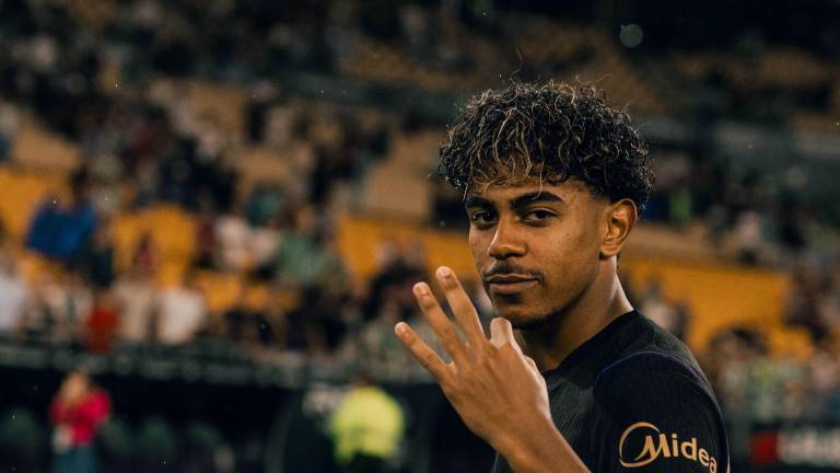 Barcelona enfrenta a París Saint-Germain en Champions League este martes.