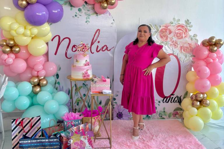 Celebra Noelia Aguilar su cumpleaños con su familia