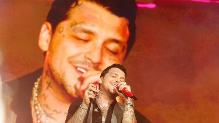 Christian Nodal se presentó con éxito en Altos de Chavón, en La Romana, República Dominicana, como parte de su gira internacional Pa’l Cora.