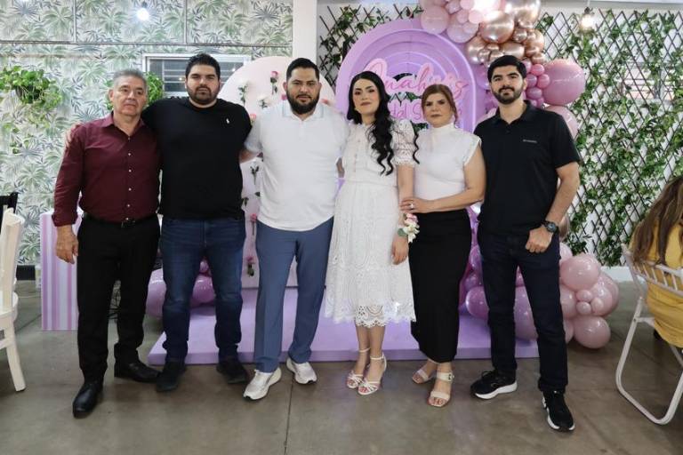 Organizan shower para Anahí de Jesús Cázarez Urías