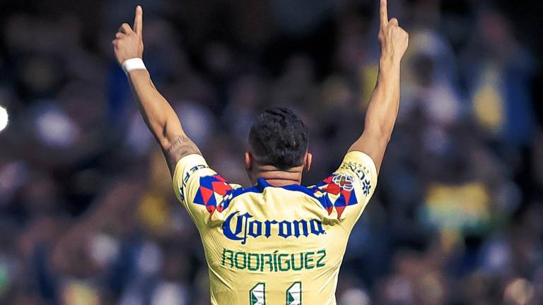 Jonathan Rodríguez falló un penal, pero logró el gol en el rebote para sentenciar el triunfo del América.