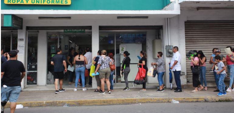 $!Inicia muy activo en Mazatlán el canje de uniformes y útiles escolares gratuitos