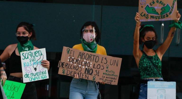 En Quintana Roo, la iniciativa a favor de los derechos sexuales y reproductivos de la mujer fue desechada por 13 votos en contra y solo siete a favor.