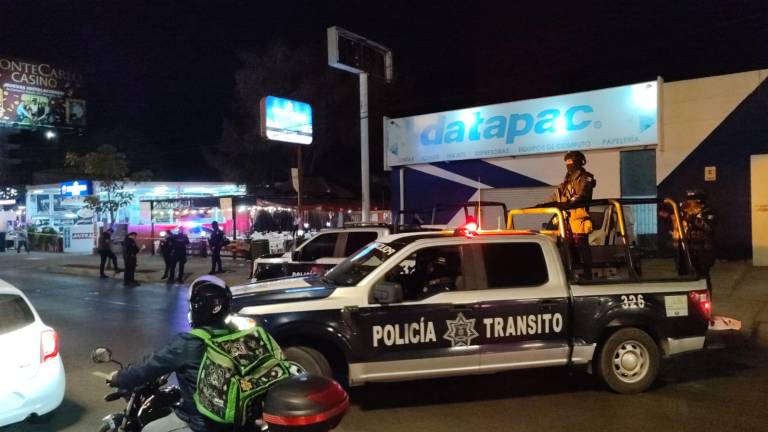 El ataque se registró en una taquería sobre la Avenida Rafael Buelna casi esquina con la Avenida Reforma.