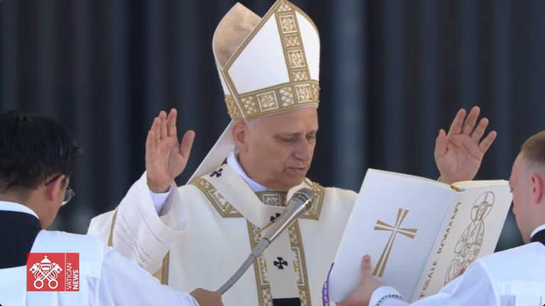 El Pontífice animó a hacer de las escuelas, universidades y espacios educativos “umbrales de una civilización del diálogo y la paz”.