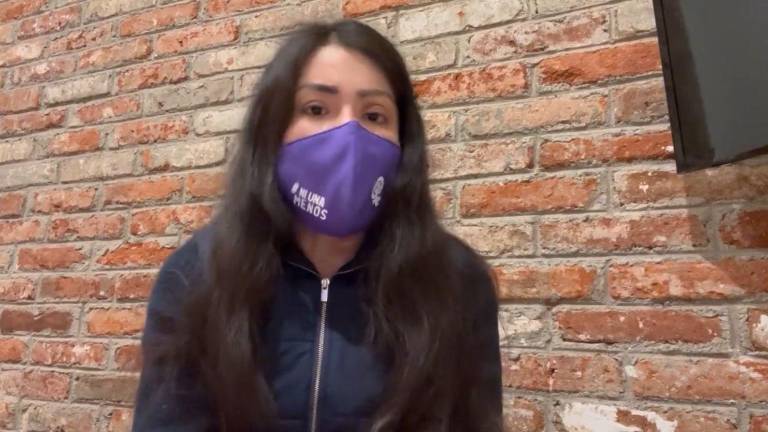 La defensa de la saxofonista María Elena Ríos advierte que la joven oaxaqueña se encuentra en riesgo por amenazas.