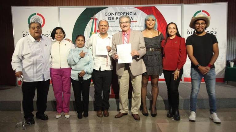 Legisladores de Morena solicitan juicio político conta Ministros de la Suprema Corte de Justicia de la Nación por ganar más que el Presidente de México.