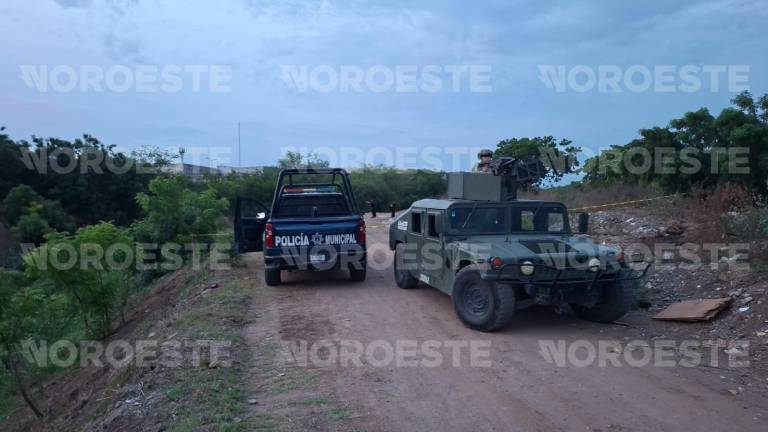 El reporte del hallazgo se emitió en la orilla del arroyo Jabalines, entre el fraccionamiento La Foresta y una invasión de reciente creación.