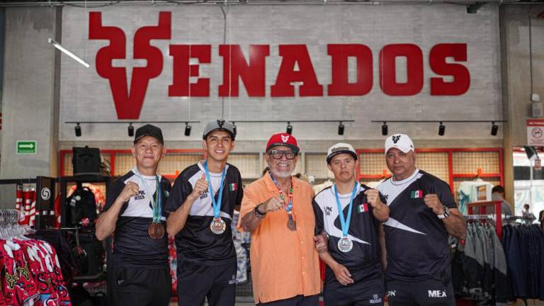El equipo de karate representó a México en el Campeonato de Federación de Guatemala.