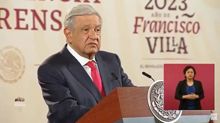 En conferencia, AMLO, dijo que el incendio inició tras una protesta.
