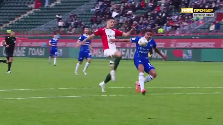 Montes apareció en la recta final del encuentro para aprovechar una mala salida del portero rival y mandar el balón a las redes.