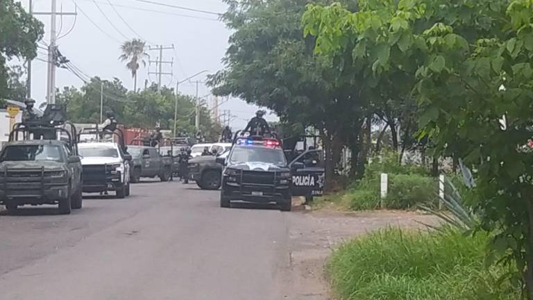 Ejército y Guardia Nacional realizan operativo en bodegas del Infonavit Las Flores, en Culiacán