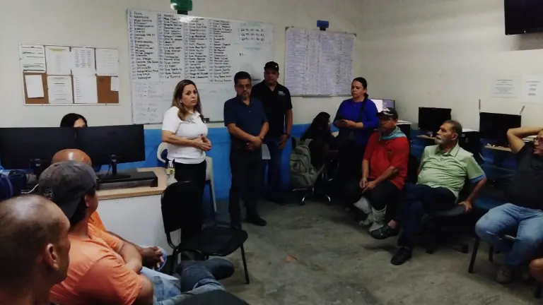 Capacita Jumapam a personal de la Alianza de Camiones sobre el cuidado del agua y temas hídricos