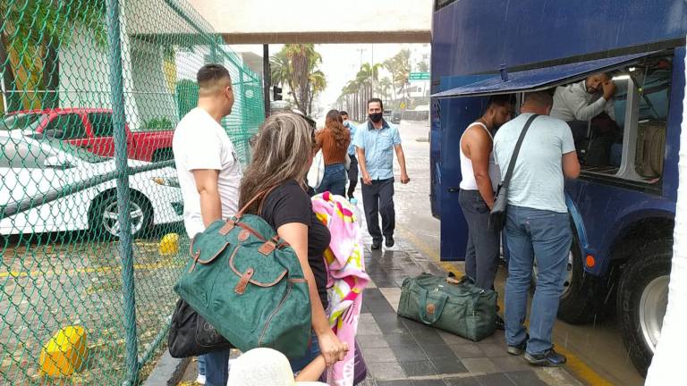 Levantan hoteles de Mazatlán ‘bandera blanca’ tras paso de Nora