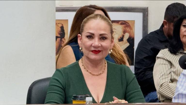 Maribel Chollet Morán expuso durante la Sesión de Cabildo sobre los delitos de robos de vehículos y motocicletas en Mazatlán.