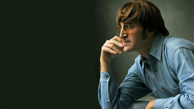 Javier Parisi es originario de Lanús, Buenos Aires.