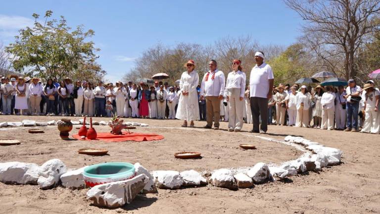En el ejido El Tecomate, en Navolato, se llevó a cabo un ritual de armonía y renovación de energía, en un homenaje a las tradiciones ancestrales.