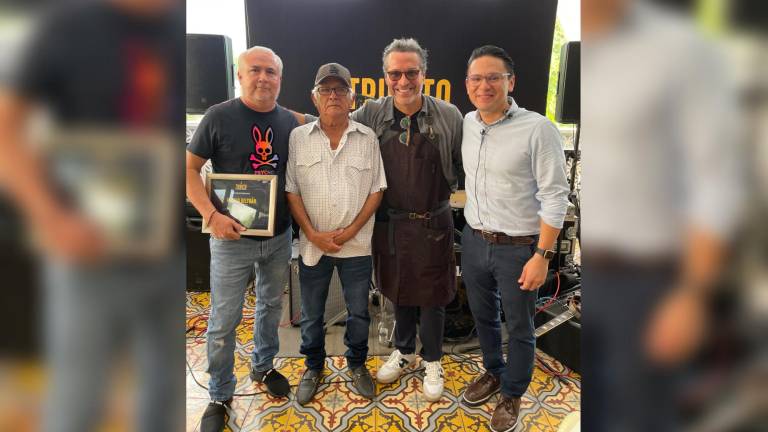 El maestro taquero Héctor Beltrán recibe homenaje de Cayenna