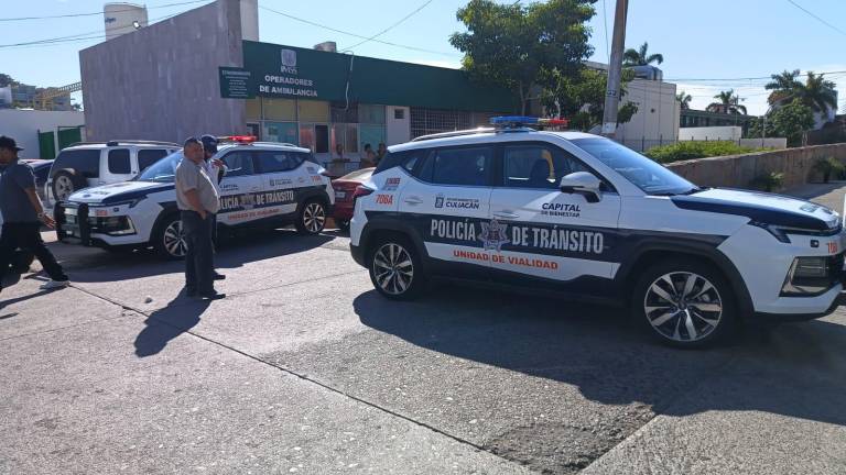 El oficial de tránsito fue atacado a balazos cuando abordaba su vehículo en Hacienda del Valle.