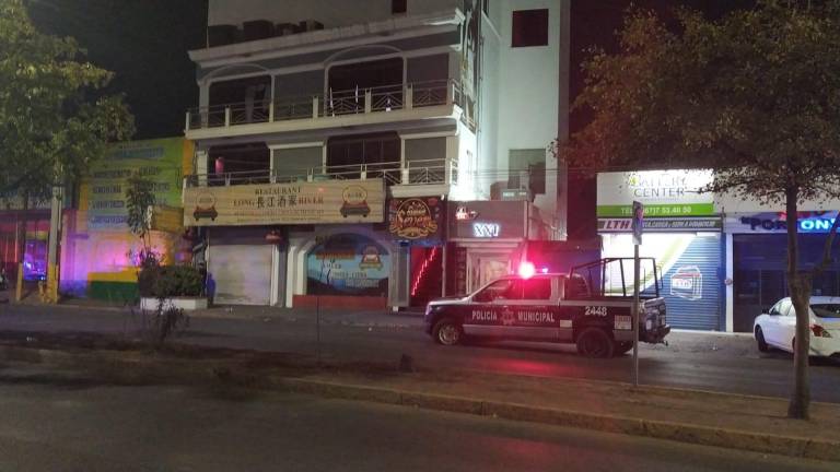 Enfrentamiento a balazos en bar de Culiacán deja tres muertos, entre ellos un policía y una mujer que trabajaba como ‘taxi’ de plataforma digital