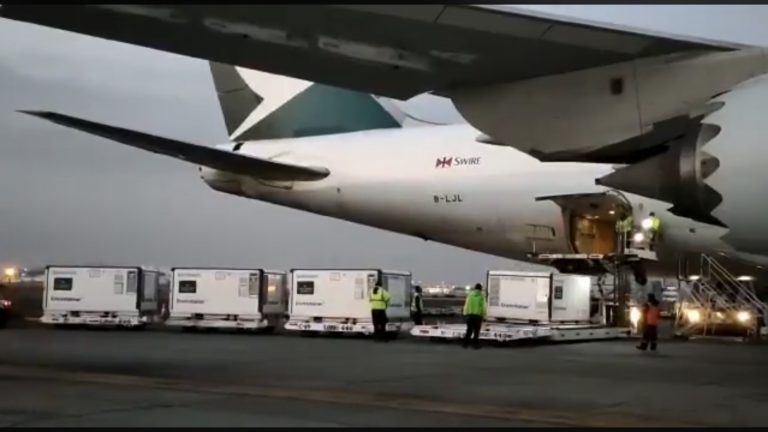El avión llegó a la Ciudad de México procedente de China