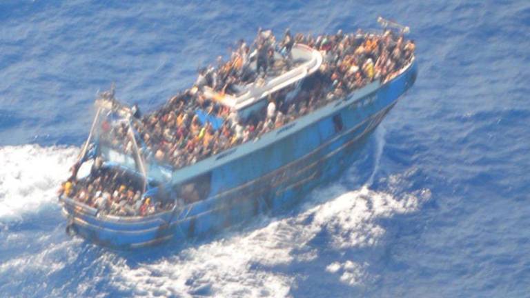Mueren 79 migrantes frente a las costas de Grecia; hay más de 500 desaparecidos