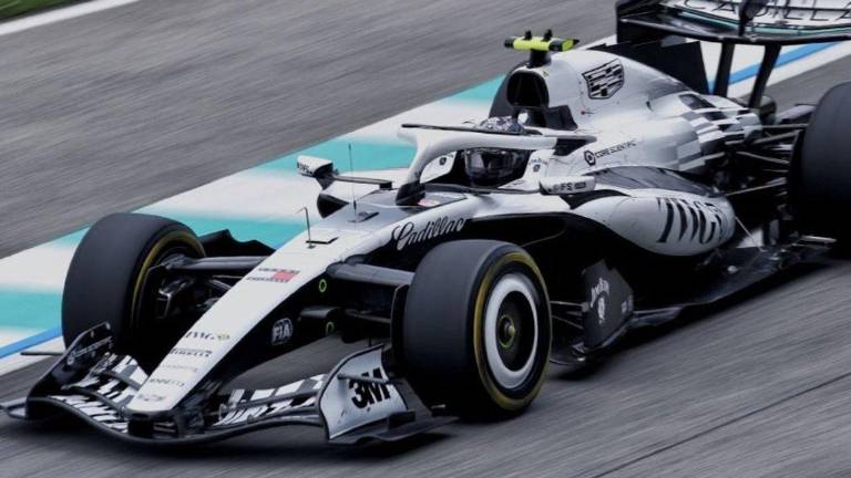 “Checo” Pérez, piloto de Cadillac en F1, en el circuito de Sepang en Malasia.