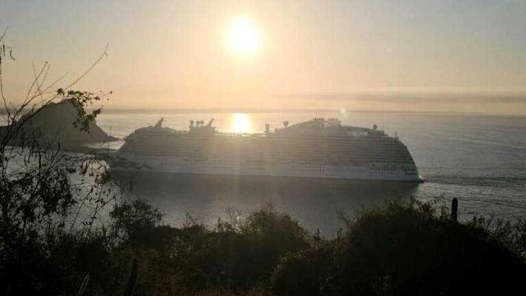 Arribo a Mazatlán del crucero turístico Royal Princess.