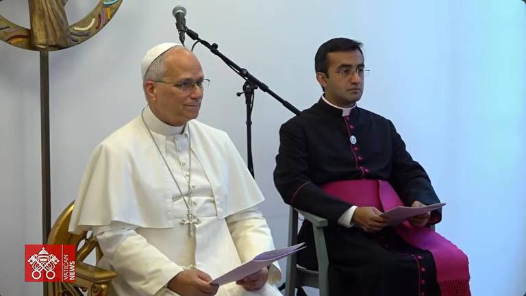 El Papa señaló que la historia de la Iglesia y de la humanidad no la escriben quienes parecen vencer, sino quienes inician procesos de paz y animan a la vida.