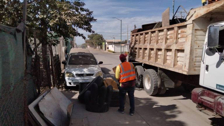 En la colonia Antonio Toledo Corro se recolectaron 2 toneladas 220 kilos de cacharros.