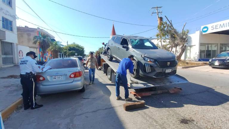 La colisión se produjo en el transitado cruce de la avenida Gabriel Leyva y la calle Ignacio Ramírez, en la colonia Centro.