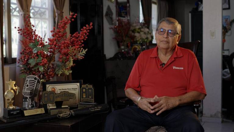 Venados reconoce trayectoria de José Ramón Flores rumbo a homenaje estatal.