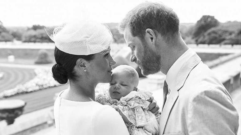 Meghan y Harry quieren bautizar a su hija con la Reina Isabel