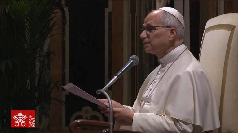 El Papa León XIV reconoce el valor de la labor de los capellanes y oficiales del Ordinariato Militar para Italia, a quienes recibió este sábado, en la Sala Clementina con motivo de las celebraciones del centenario.