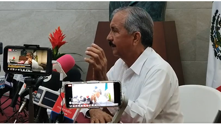 Jesús Estrada Ferreiro señaló a las autoridades estatales de estar corrompidas.