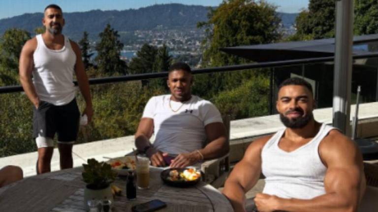 Anthony Joshua habló públicamente por primera vez desde el accidente automovilístico en diciembre en Nigeria.