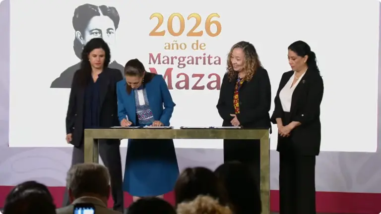 La Presidenta Claudia Sheinbaum firmó una iniciativa contra los feminicidios en el País.