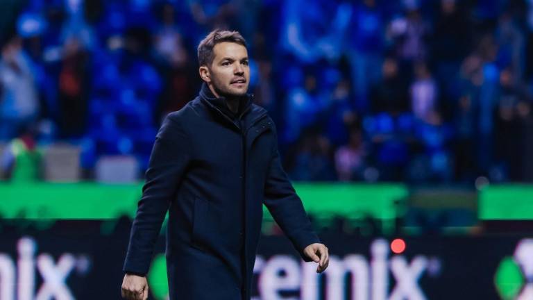 Nicolás Larcamón se despide de Cruz Azul con críticas a la decisión directiva.