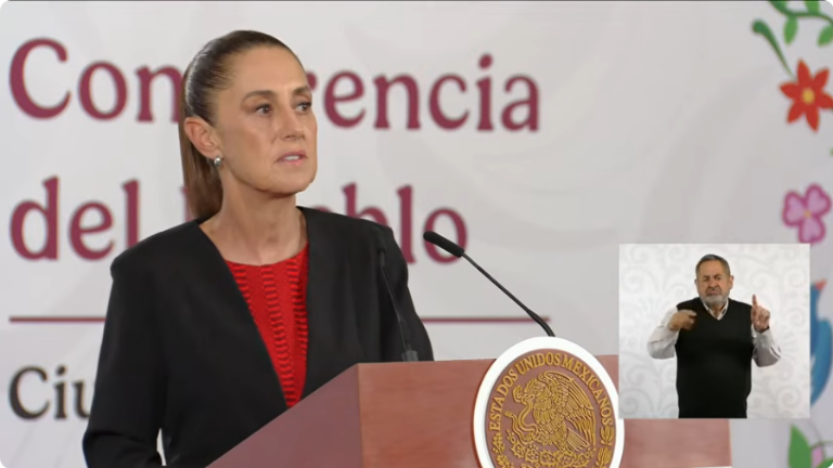 La Presidenta Claudia Sheinbaum Pardo reiteró que el Gobernador con licencia Rubén Rocha Moya permanece en Sinaloa, en su domicilio.