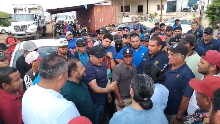 Personal de Aseo y Limpia del Gobierno de Mazatlán tuvieron un paro de labores.