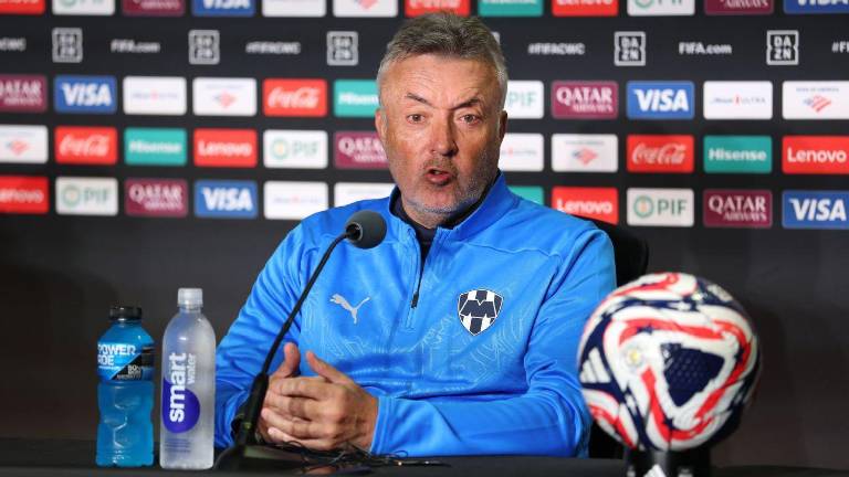 Domenec Torrent no es más el director técnico del Monterrey.
