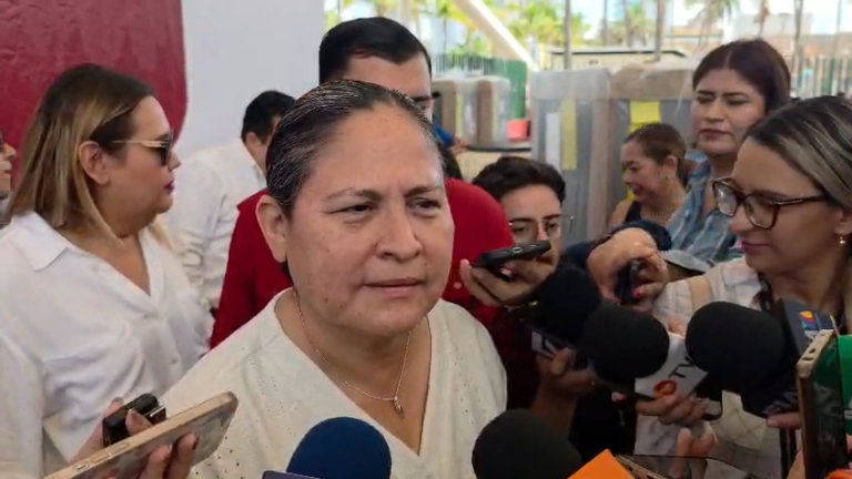 Los apagones registrados en el Centro de Mazatlán ya están siendo atendidos por la CFE, informó la Alcaldesa Minerva Osuna Zavala