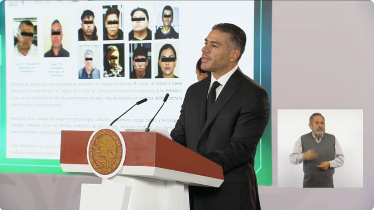 El Secretario de Seguridad Omar García Harfuch explica los alcances del operativo en Puebla.