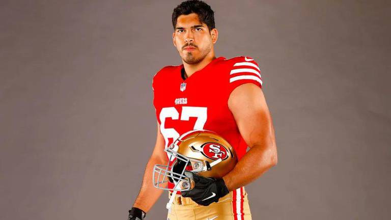Isaac Alarcón está en su segunda temporada con los 49ers y sexta en la NFL, donde comenzó con los Dallas Cowboys en el 2020.