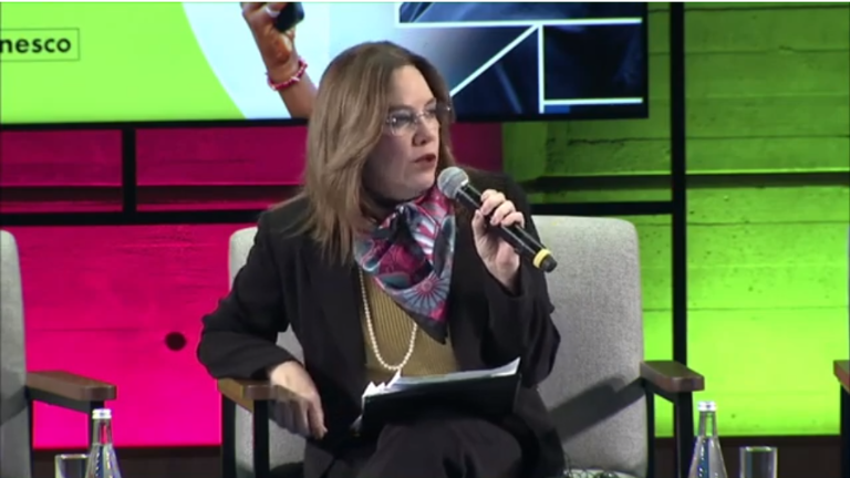 La Comisionada Presidenta, Blanca Lilia Ibarra Cadena, en conferencia organizada por la UNESCO.