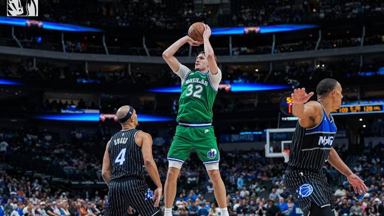 Cooper Flagg mete 51 puntos.