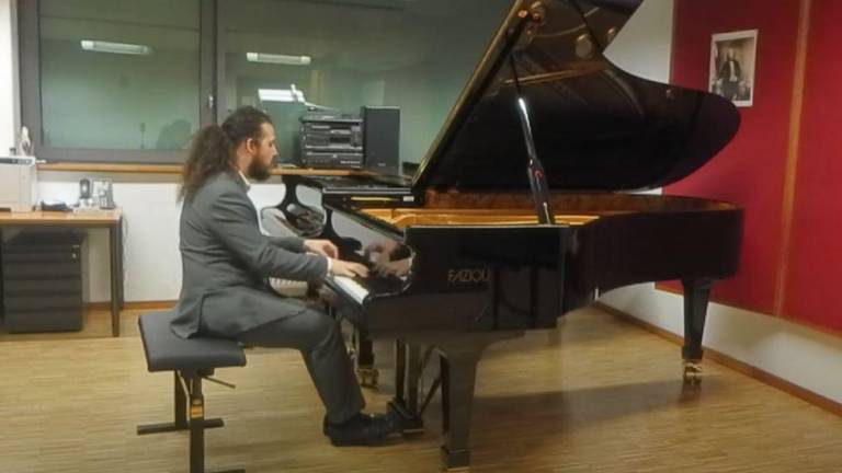 El pianista guasavense Daniel Ochoa Gaxiola destaca en Europa como concertista