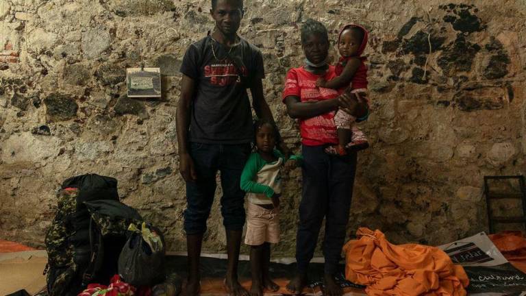 ‘¿Tú no tienes una casa?’, pregunta un niño; migrantes haitianos llegan a Ciudad de México