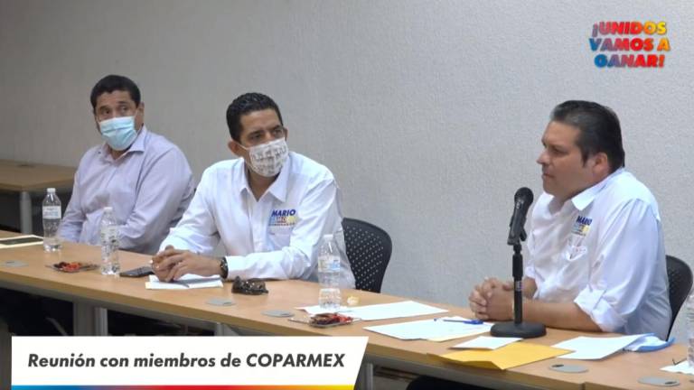 Mario Zamora se reunión con integrantes de la Coparmex.