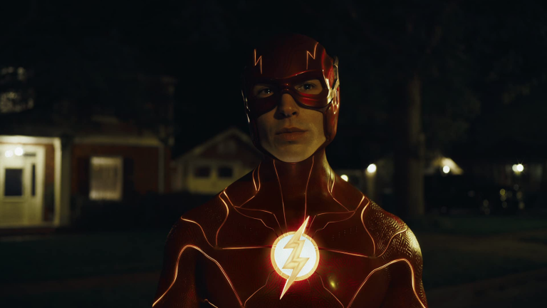 Ezra Miller continuará en el papel de Flash, y futuras secuelas, asegura director del filme.